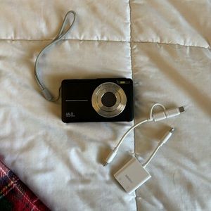 Digital camera and transfer cord